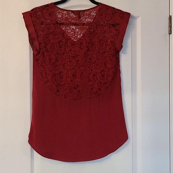 Express lace back top - Picture 2 of 2